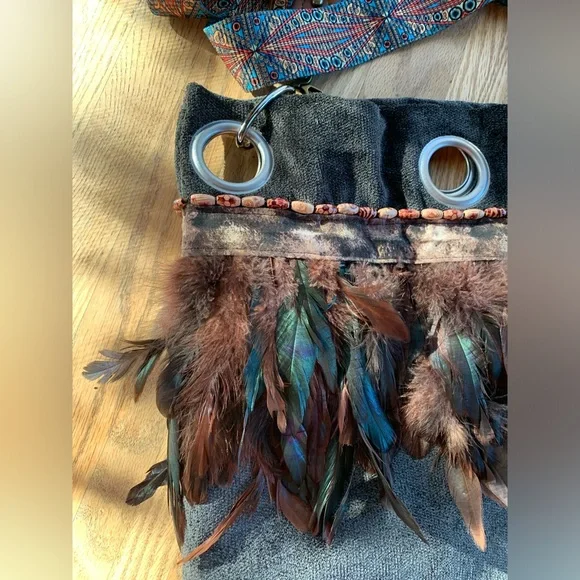 NEW! Hand crafted Large bucket/tote bag with feathers! - Picture 10 of 12